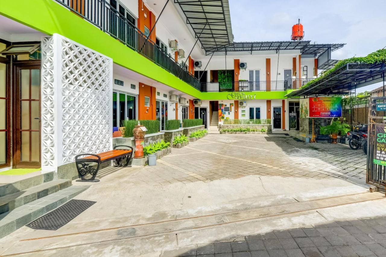 Super Oyo 3496 Griya Gayatri Syariah Melati Exterior foto